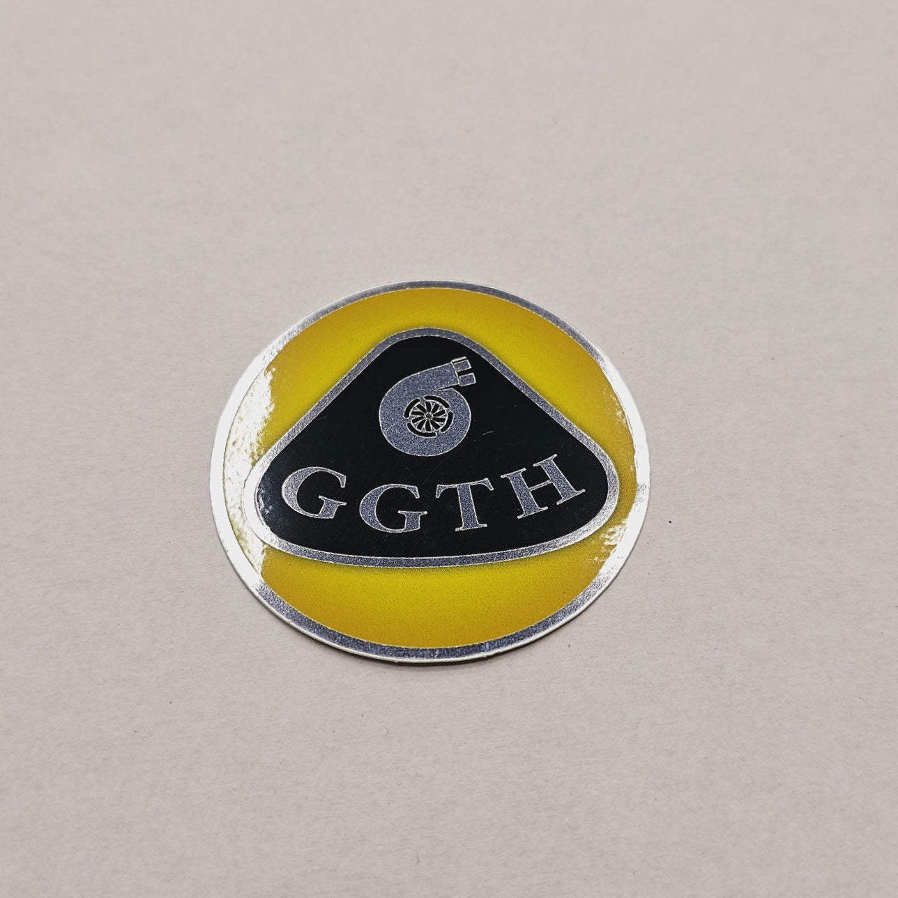 STICKERS "LOTUS GGTH" chromé rond TURBO